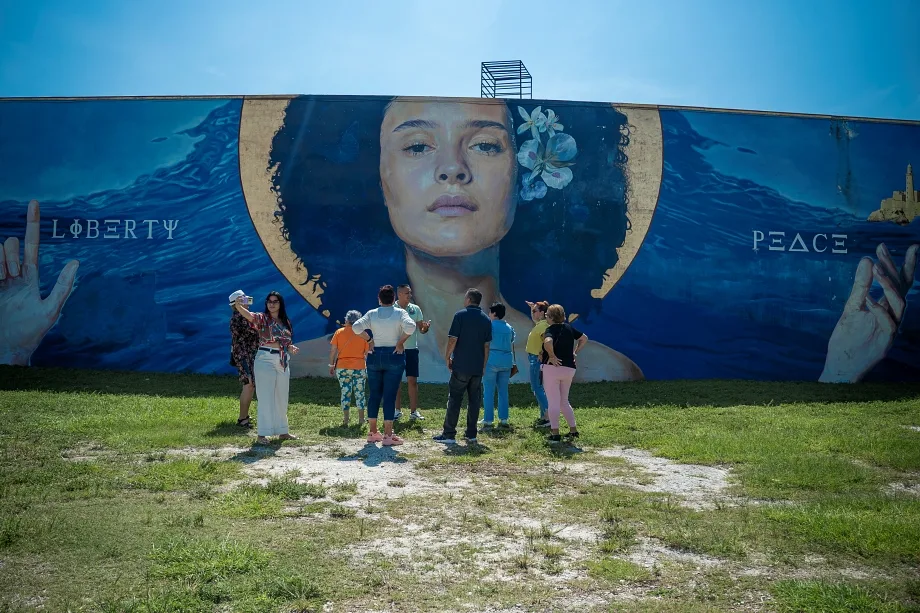 Seas, Streets, And Skylines: The Ultimate Multi-Experience Miami Tour 4 A Day In Miami: What To Expect