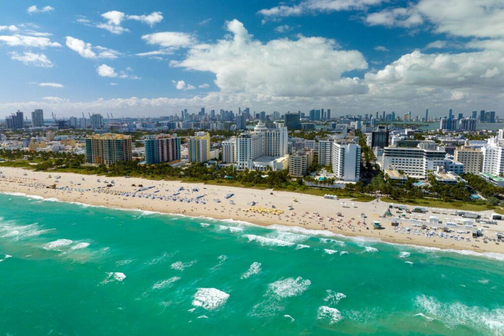Where to Stay in Miami for First-Time Visitors: Best Neighborhoods & Tips 28 Miami Beach The art Deco Historic District